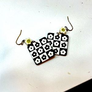 Earrings that have never been wore!
